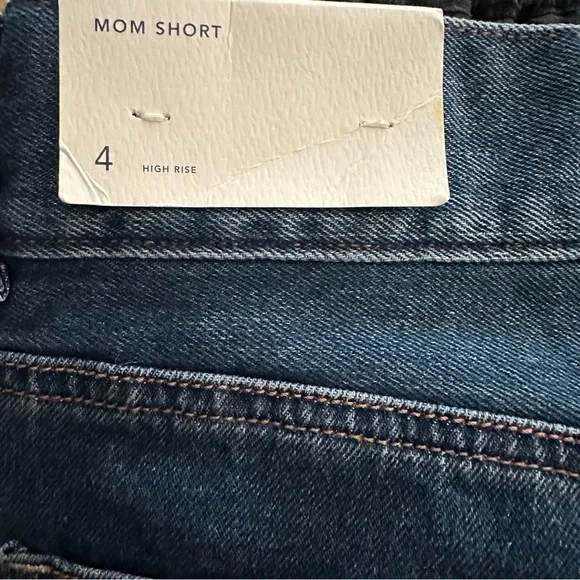 American Eagle | High Rise Mom Short Size 4 - Picture 5 of 6